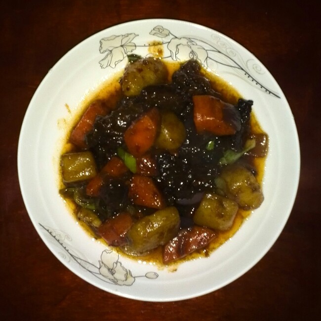 胡萝卜土豆烧牛腩