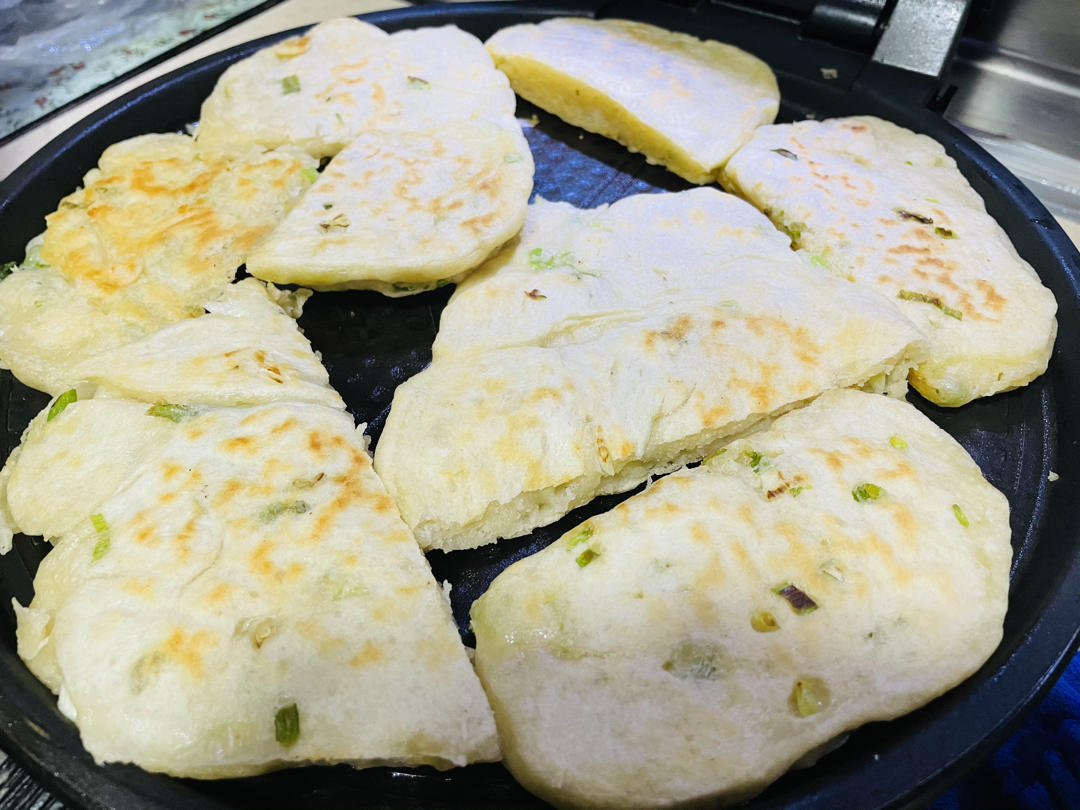 懒人版葱香发面饼 要多软有多软 零失败的方子 附细节视频详解