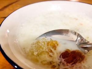 桃胶雪燕皂角米牛奶的做法 步骤8