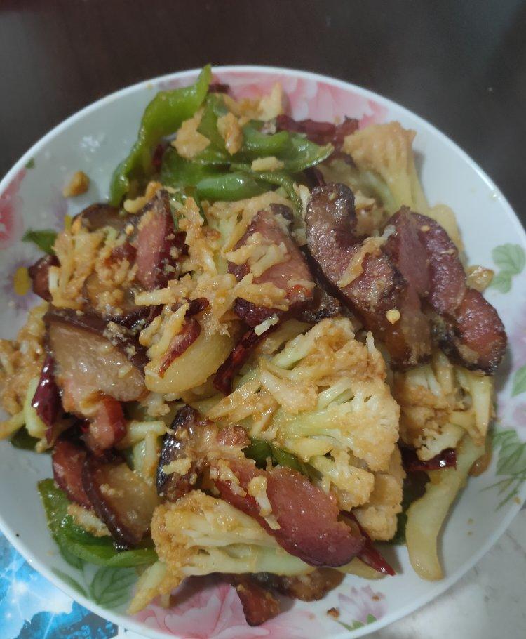 腊肉炒有机花菜