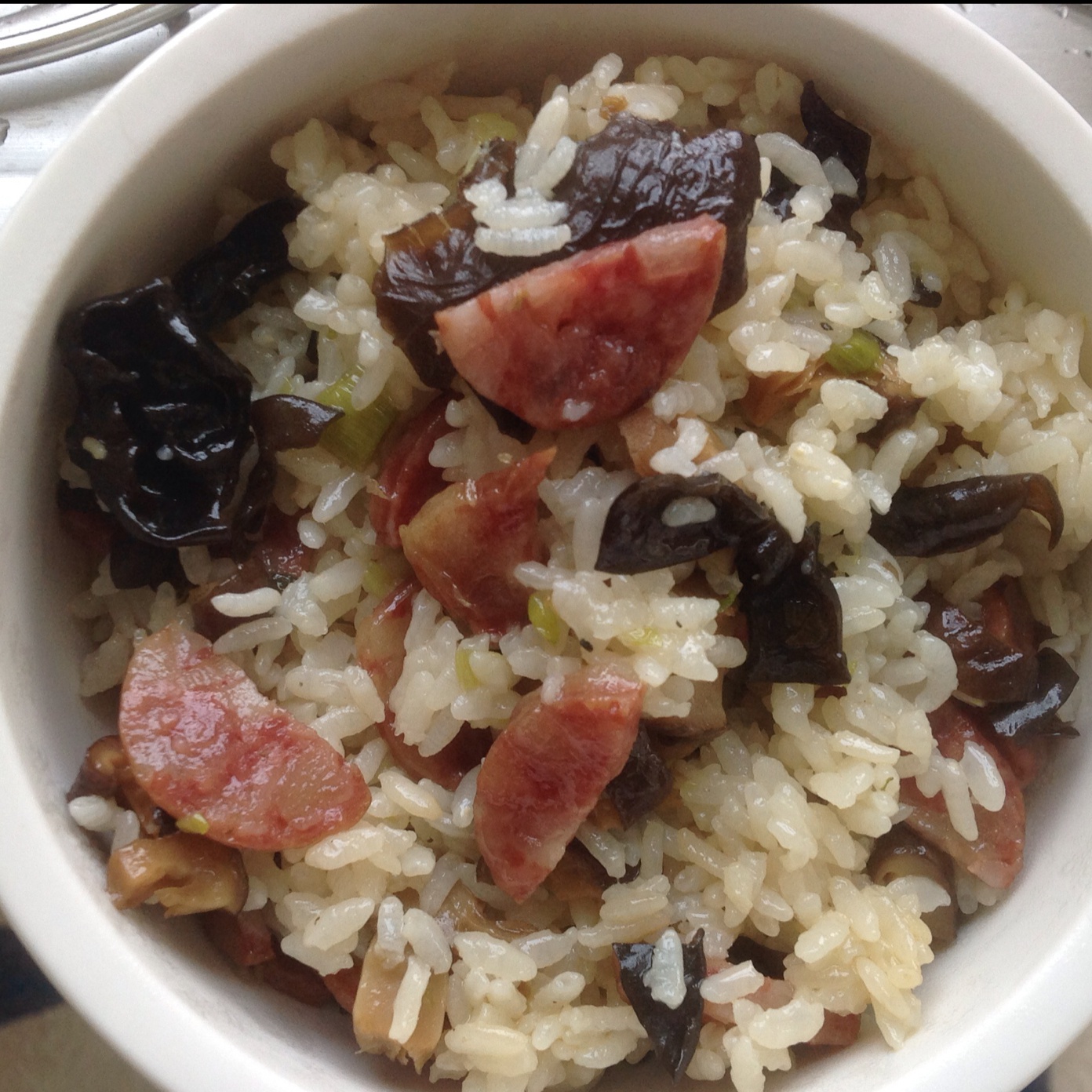 电饭锅版香菇腊肠饭