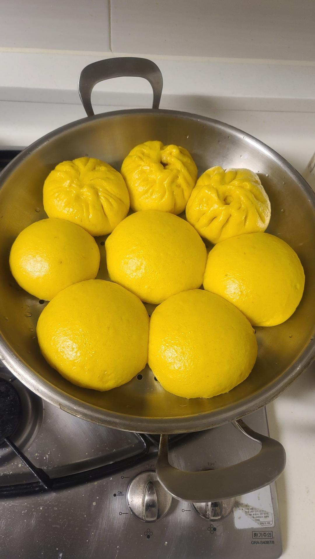 新手也可以--详解如何做出人见人爱、金黄的南瓜馒头