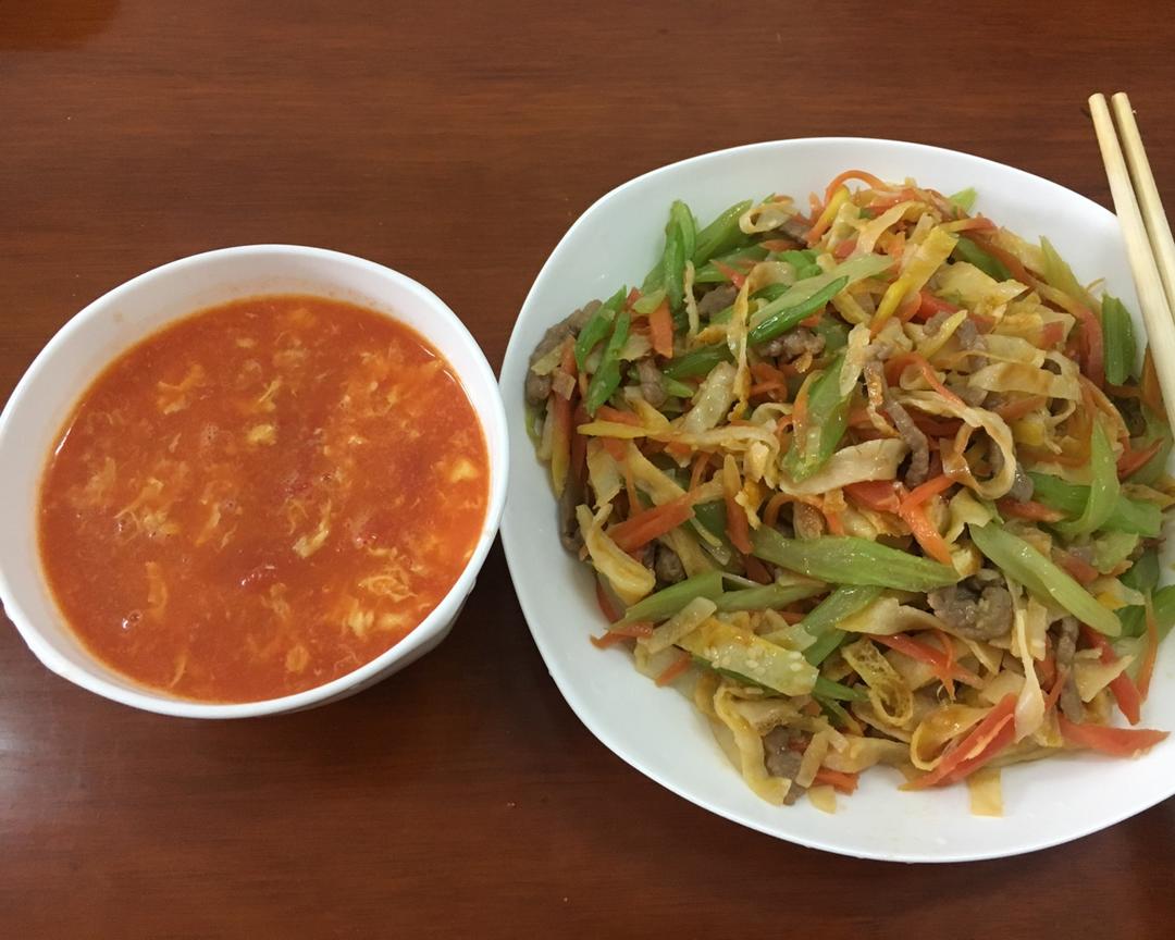 牛肉芹菜胡萝卜炒饼丝