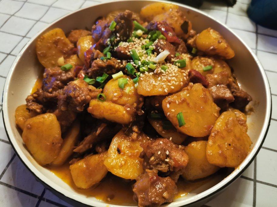 土豆烧排骨