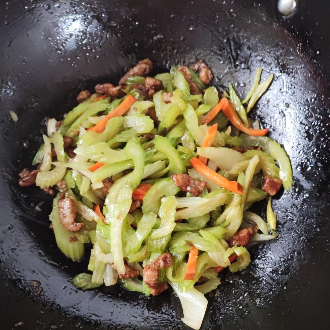 芹菜炒肉丝
