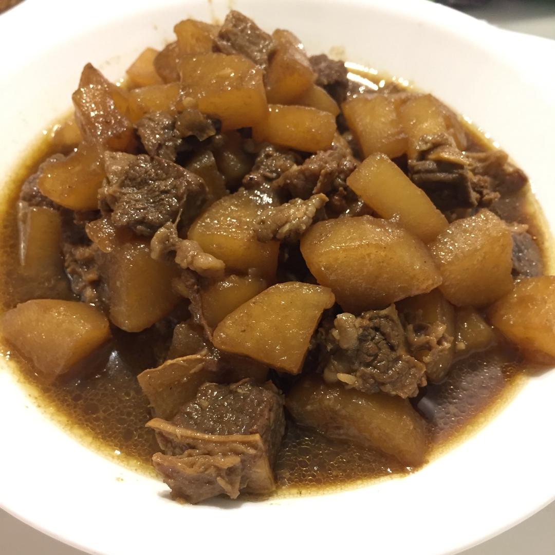 萝卜焖牛腩