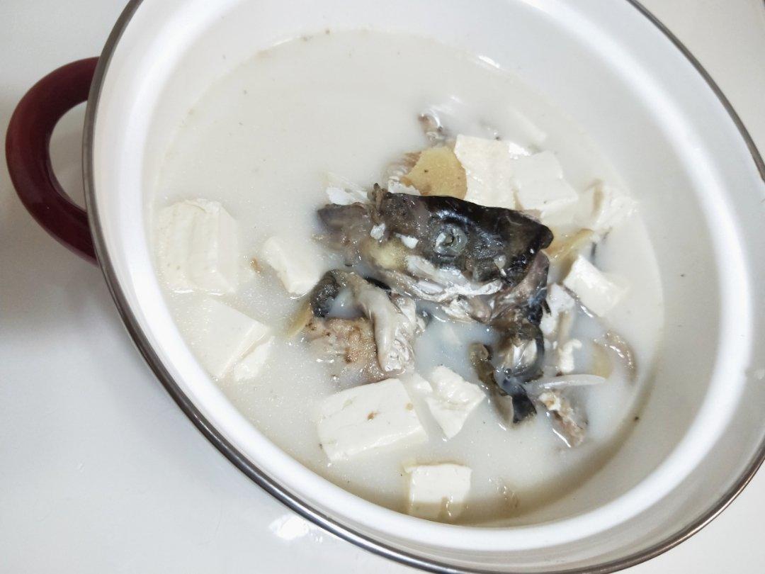鱼头豆腐汤