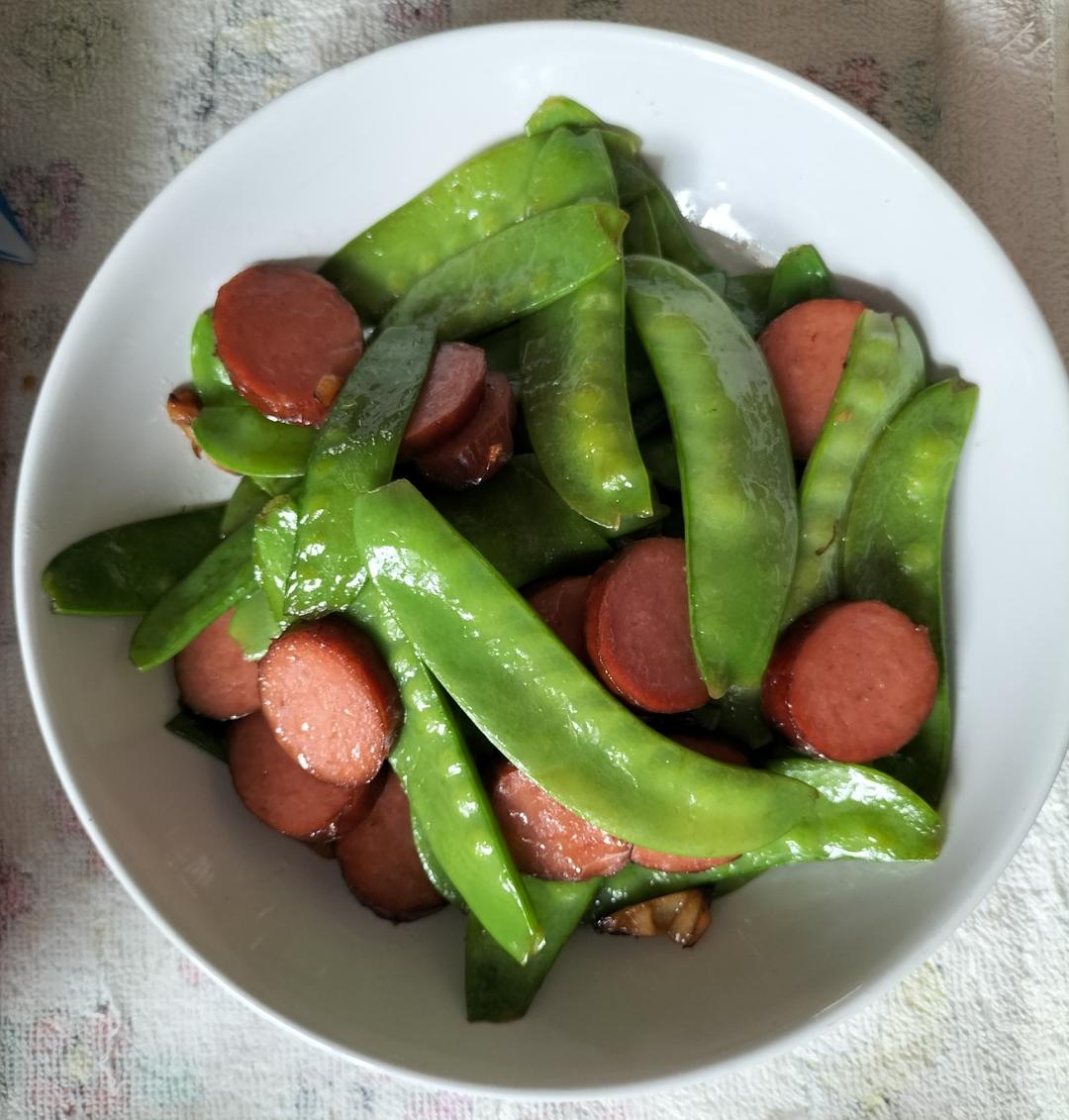 荷兰豆炒火腿肠|我偷偷想你的时候，你才是我的