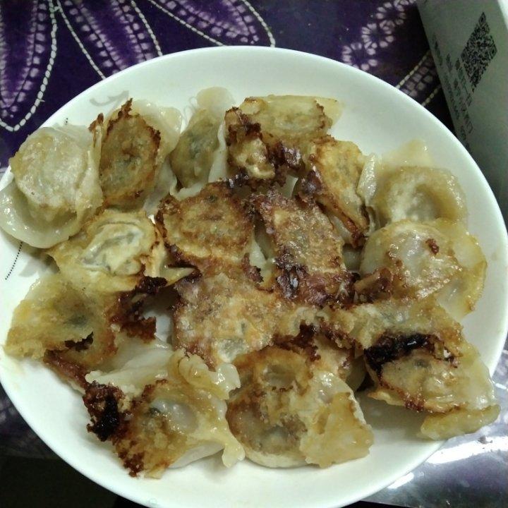 速冻饺子版锅贴