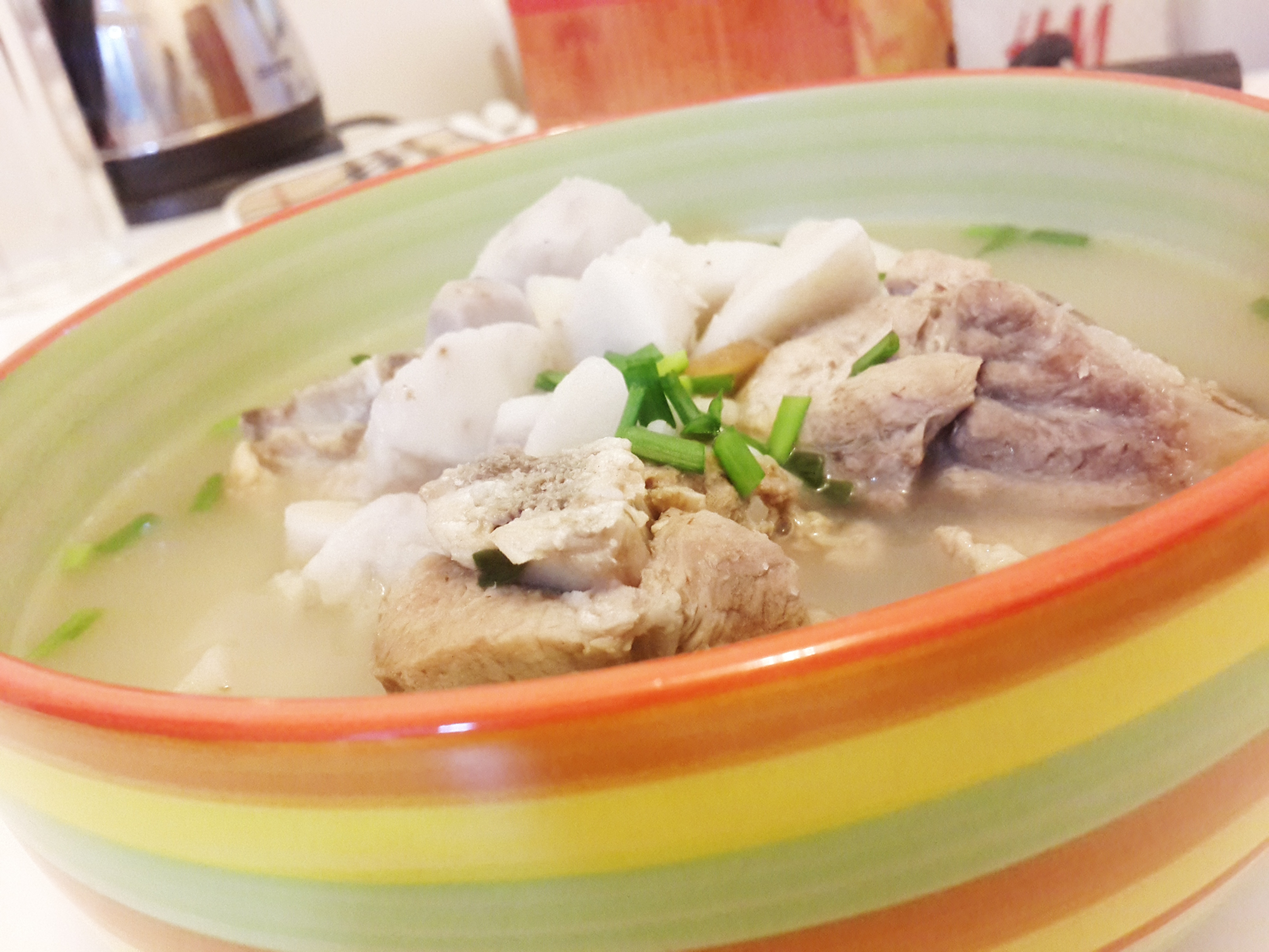 就喜欢到处胡吃海喝的小哈次wayz做的芋艿排骨汤