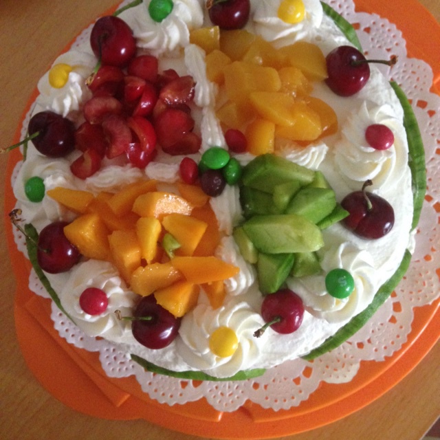 卍卐做的纯水果奶油蛋糕