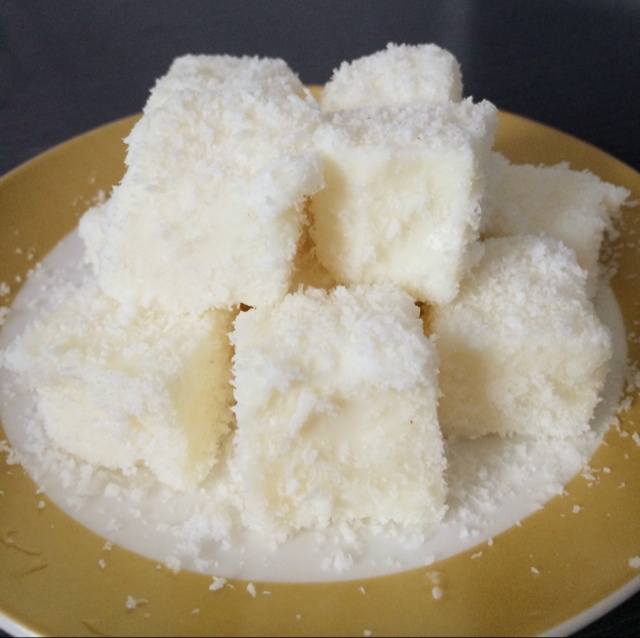 完胜85度C牛奶椰丝小方