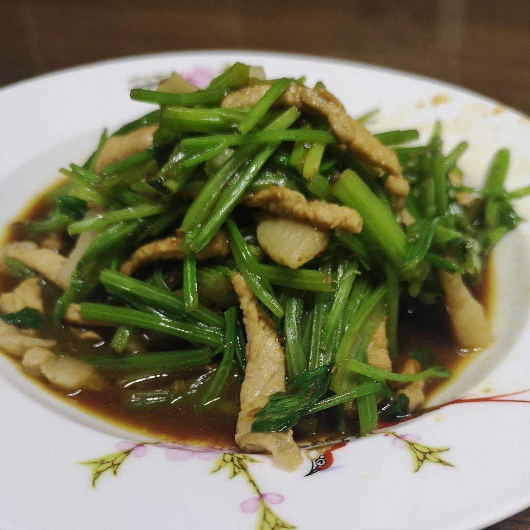 芹菜炒肉
