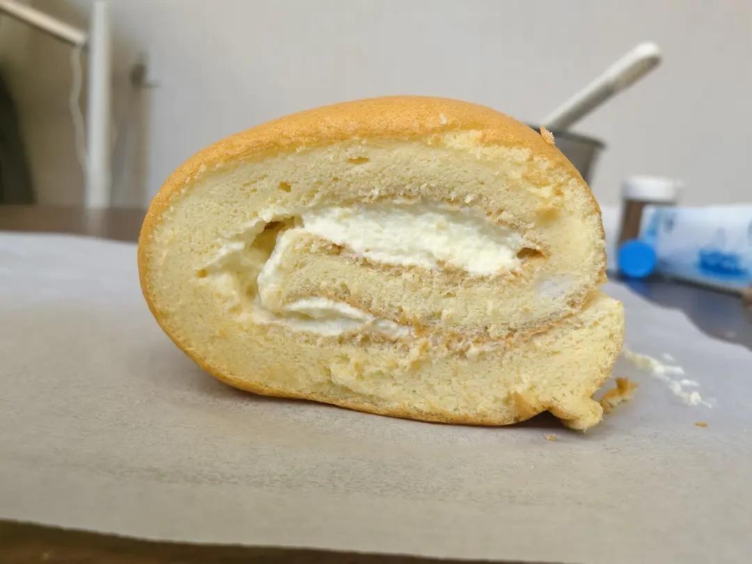 超详细的瑞士卷奶油蛋糕卷原味蛋糕卷的制作方法 饱满不掉皮不开裂（附模具换算方法）