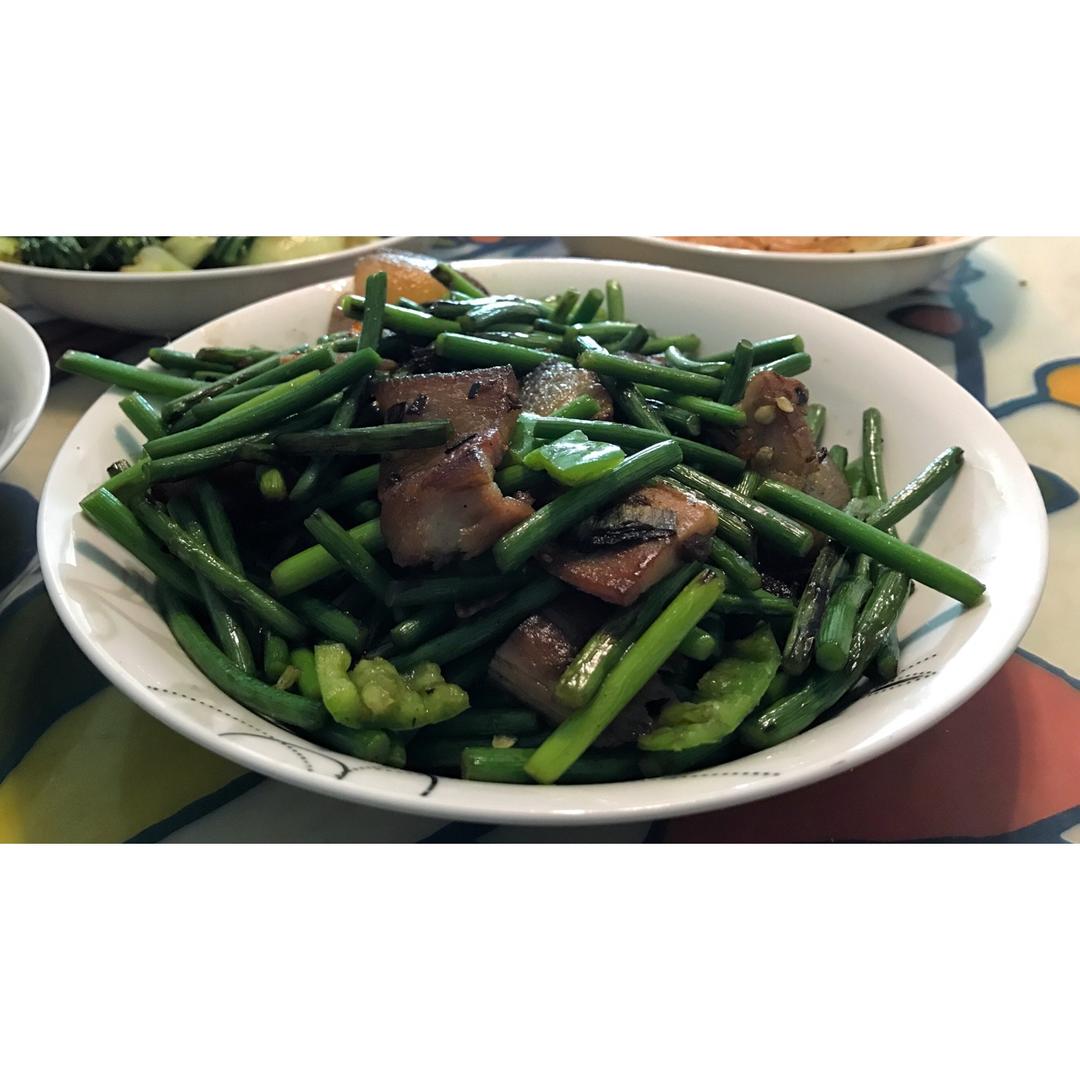 腊肉炒蒜薹