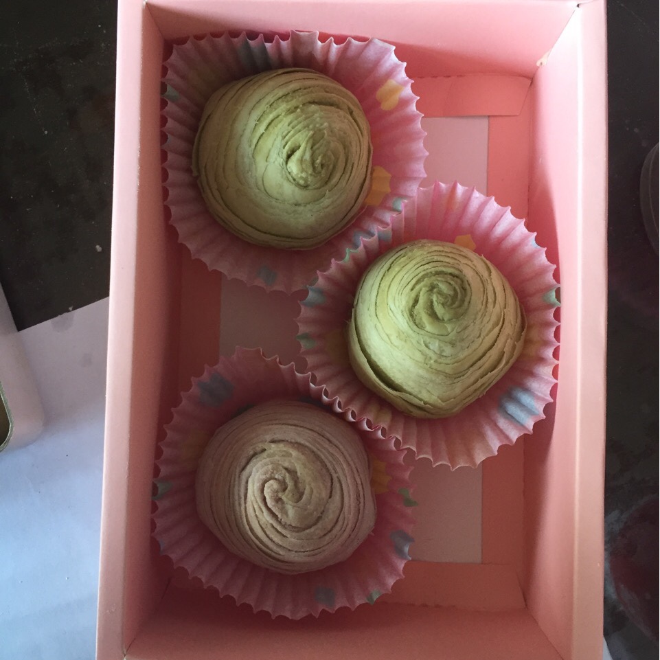 蛋黄酥：抹茶酥：（奶黄味）
