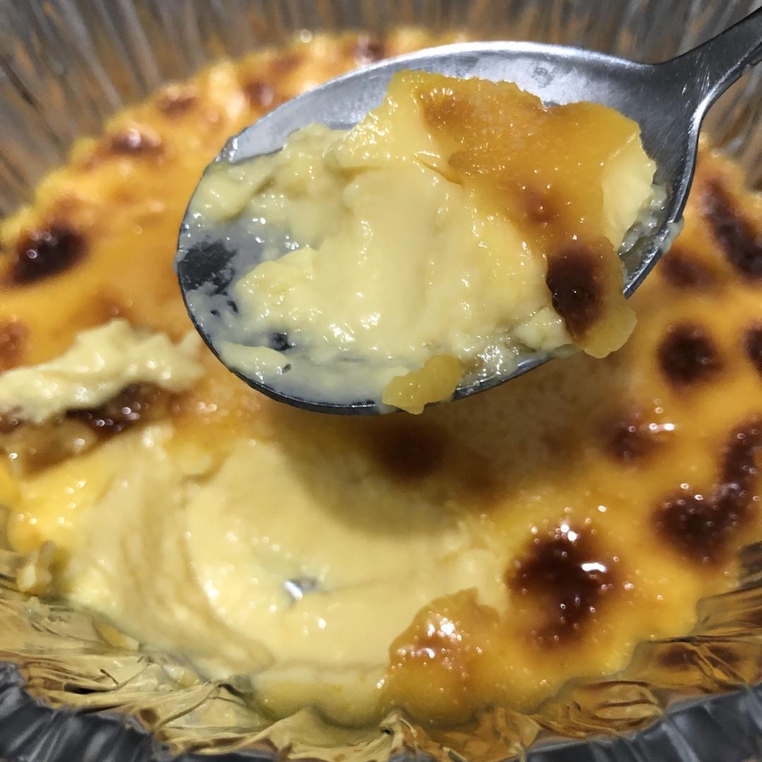 CRÈME BRÛLÉE 法式烤布蕾（焦糖布丁）