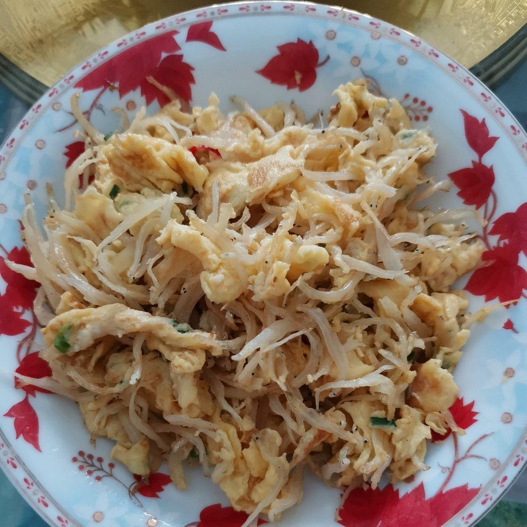 银鱼炒蛋
