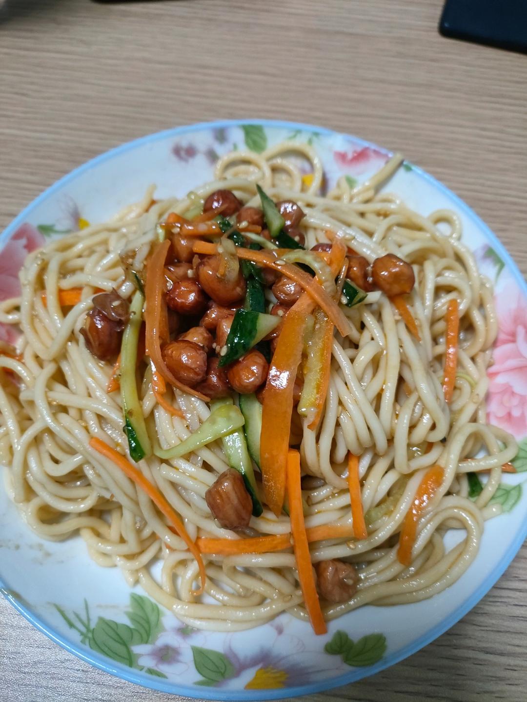 酸辣爽口的凉拌面！保证吃一次就上瘾