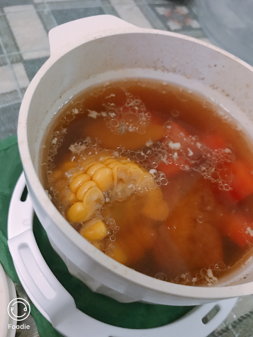 家常汤——玉米胡萝卜脊骨汤