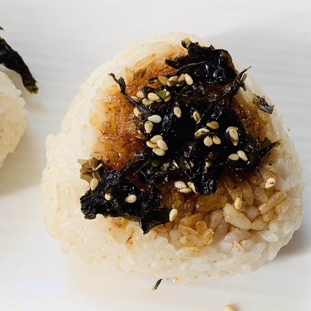 日式酱油烤饭团