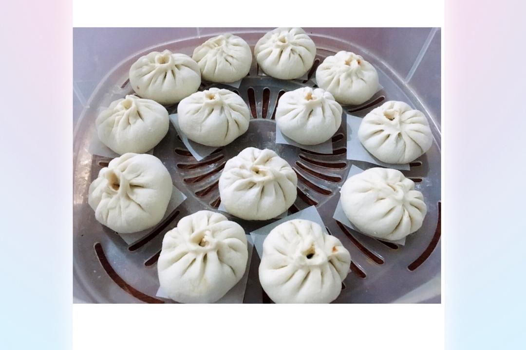松软多汁的肉包子