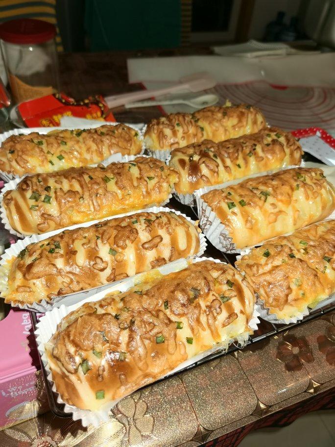 波兰酵种肉松沙拉包