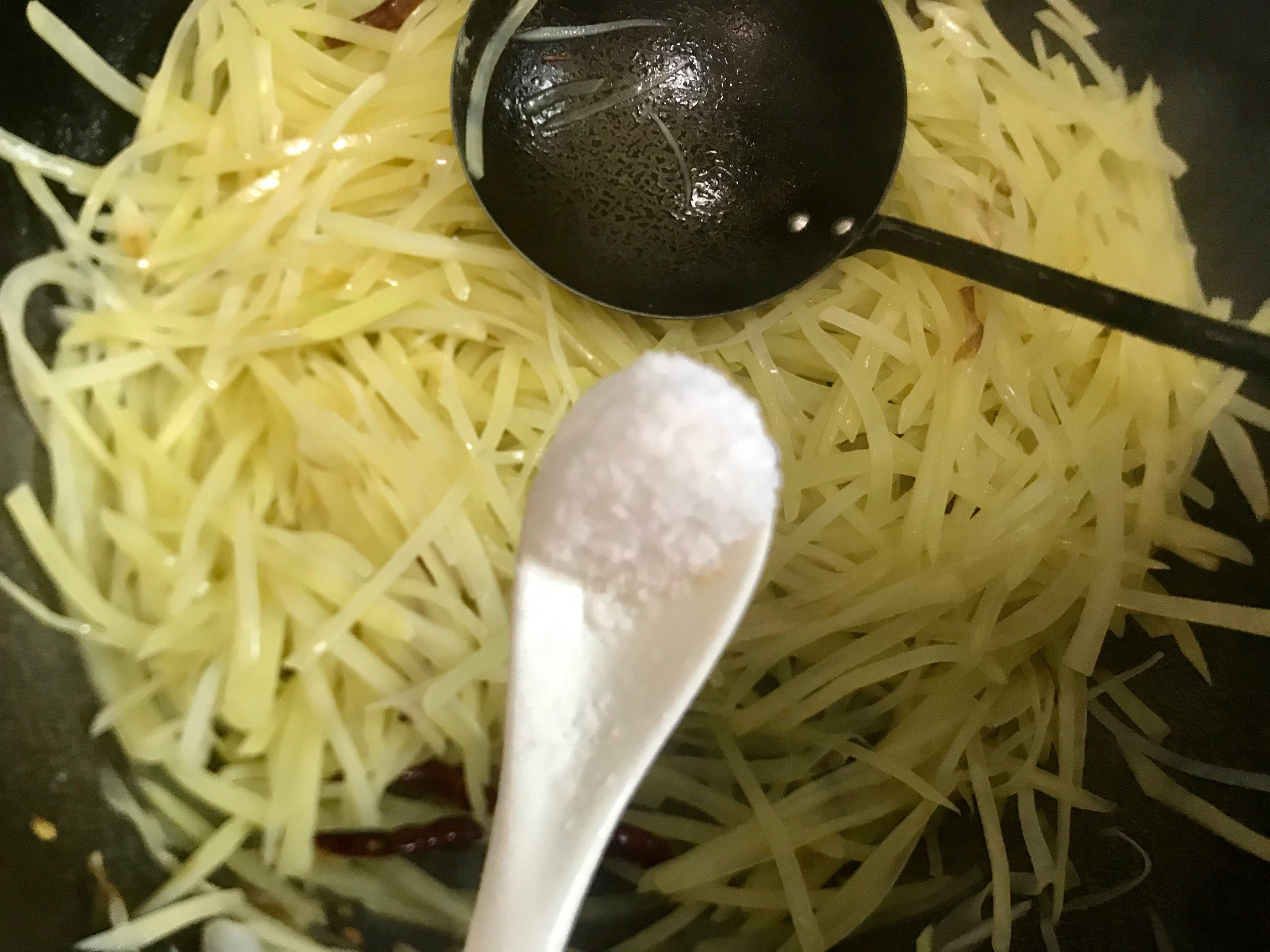 醋溜土豆丝｜解锁土豆的各种吃法！的做法 步骤9