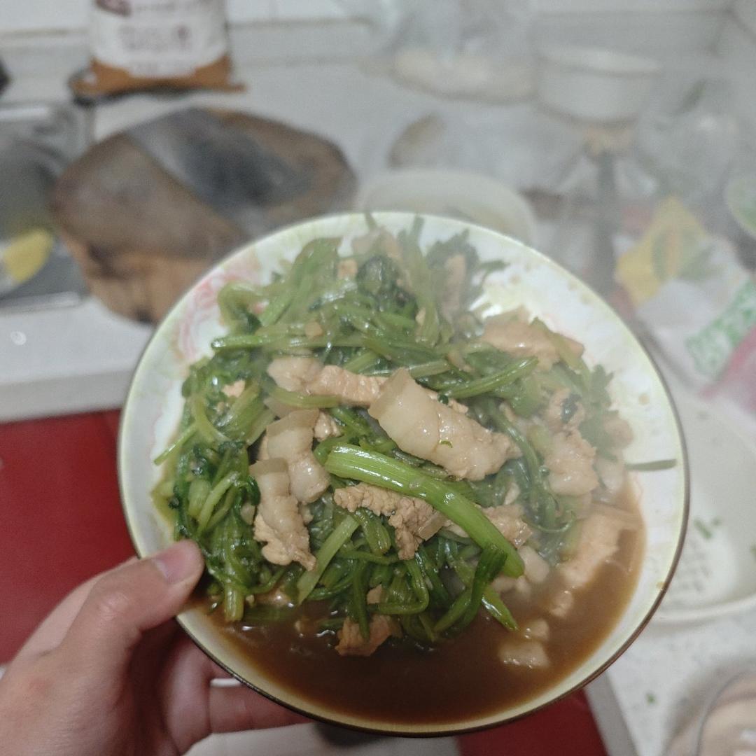 芹菜炒肉