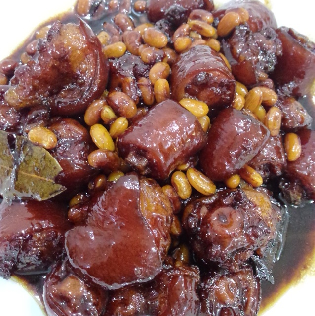 黄豆烧猪尾