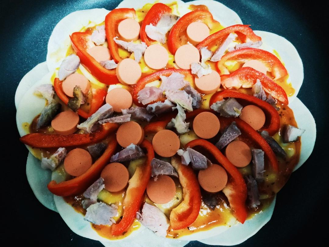 大人小孩都爱的饺子皮披萨