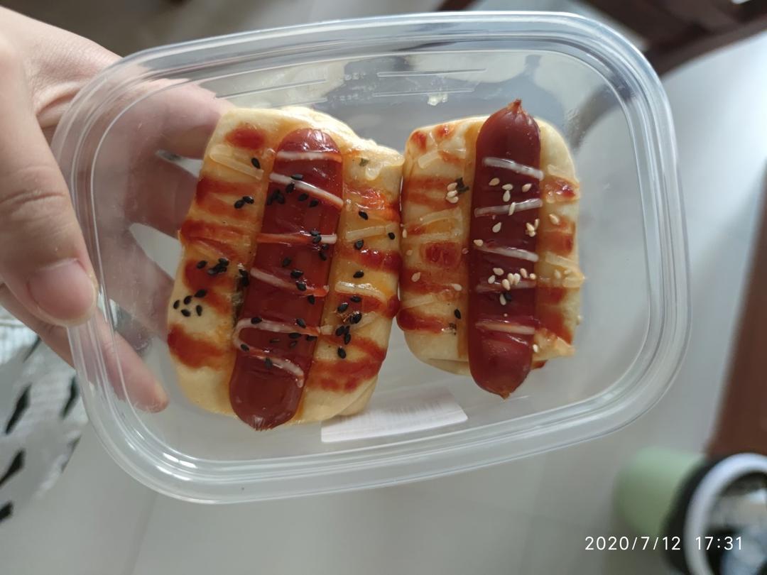 炼奶火腿香葱面包