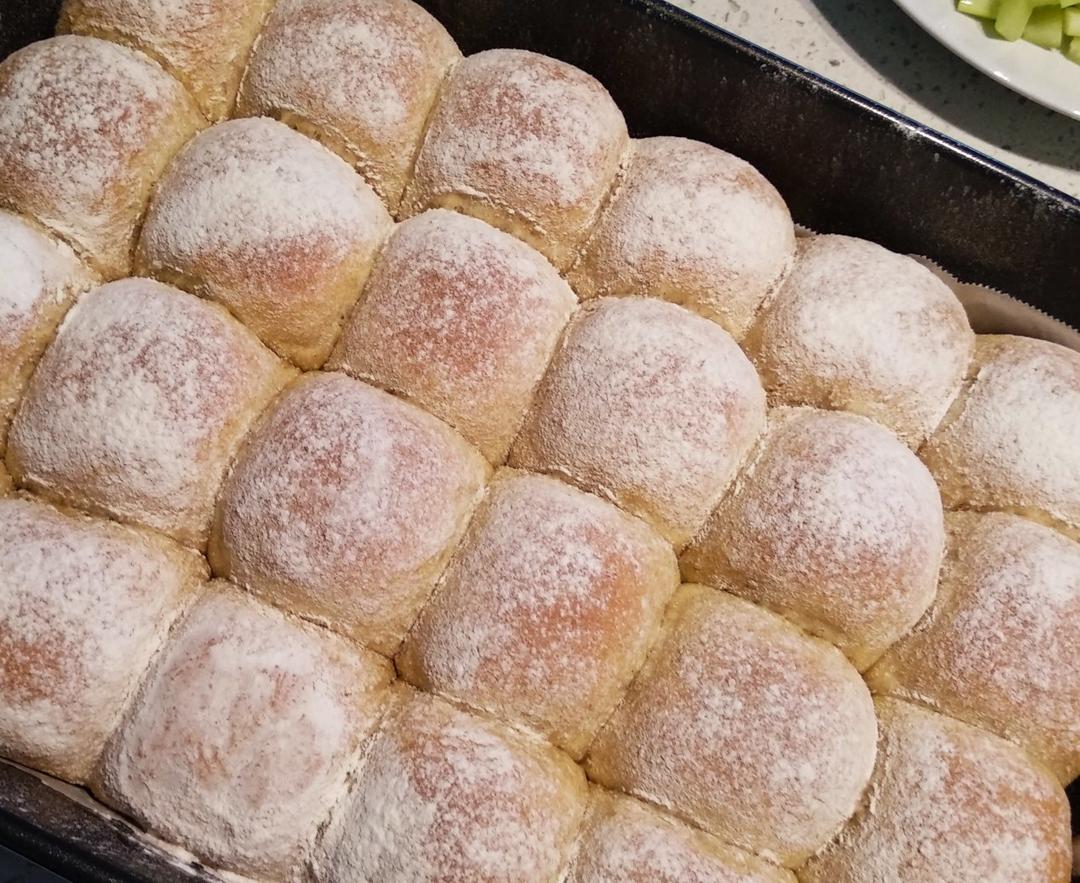 黑全麦小餐包
