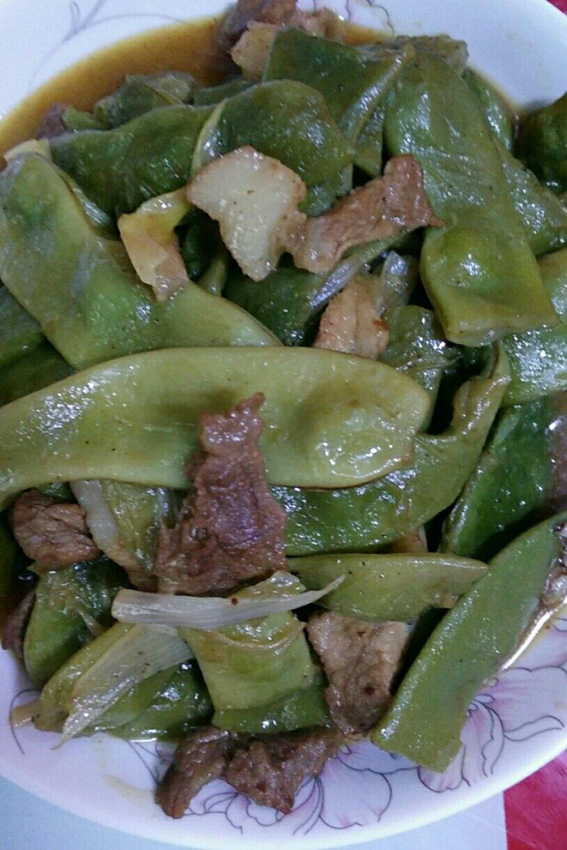五花肉炖东北油豆角，秋季限定美味～