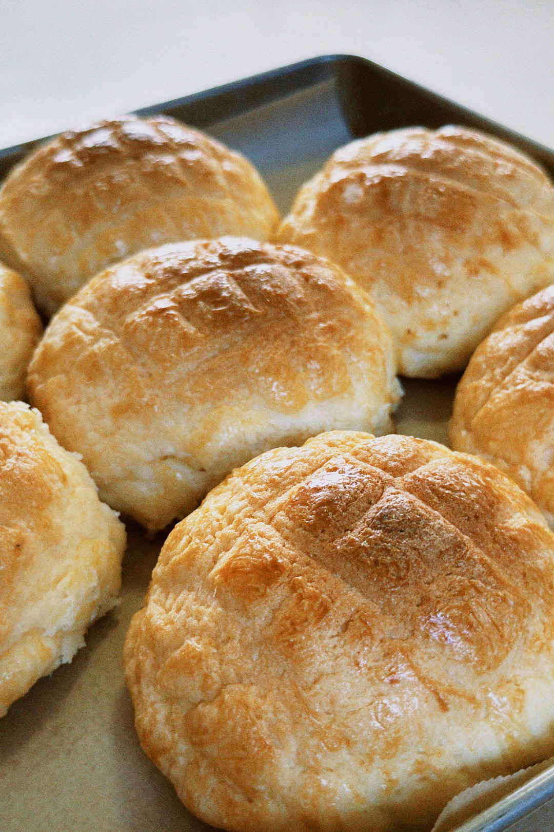 好吃到炸裂的港式菠萝包（附带制作酥皮的小视频）