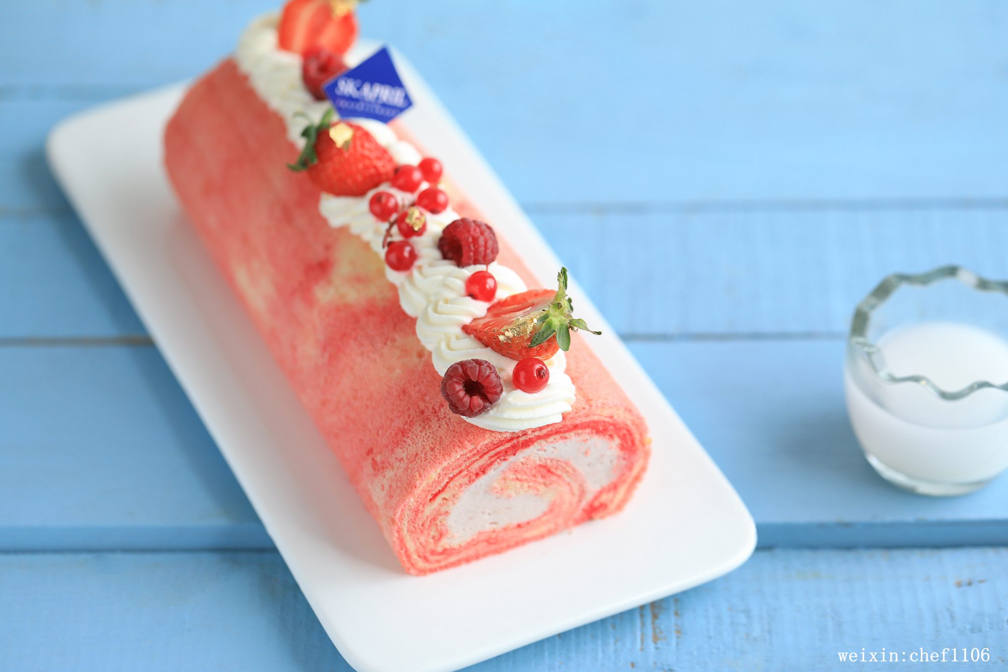 草莓奶冻蛋糕卷的做法