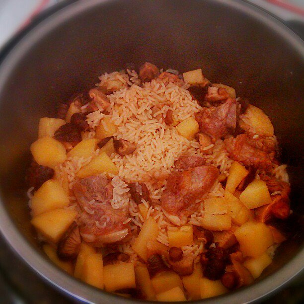 喷香排骨焖饭（爆好吃）