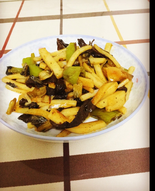 木耳肉丝炒年糕