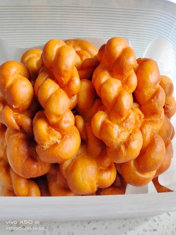 鲜奶软麻花