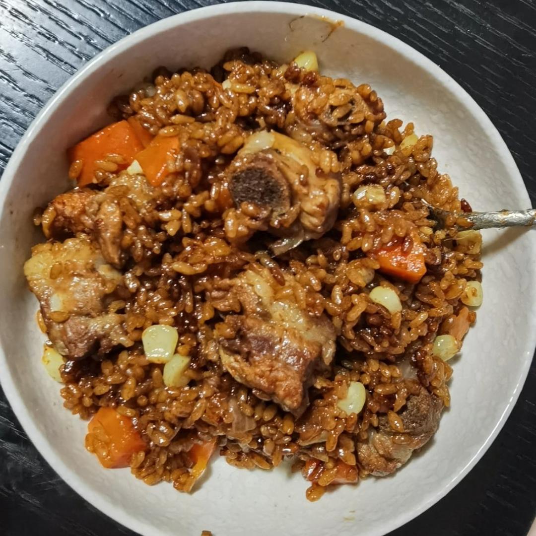 【排骨焖饭】