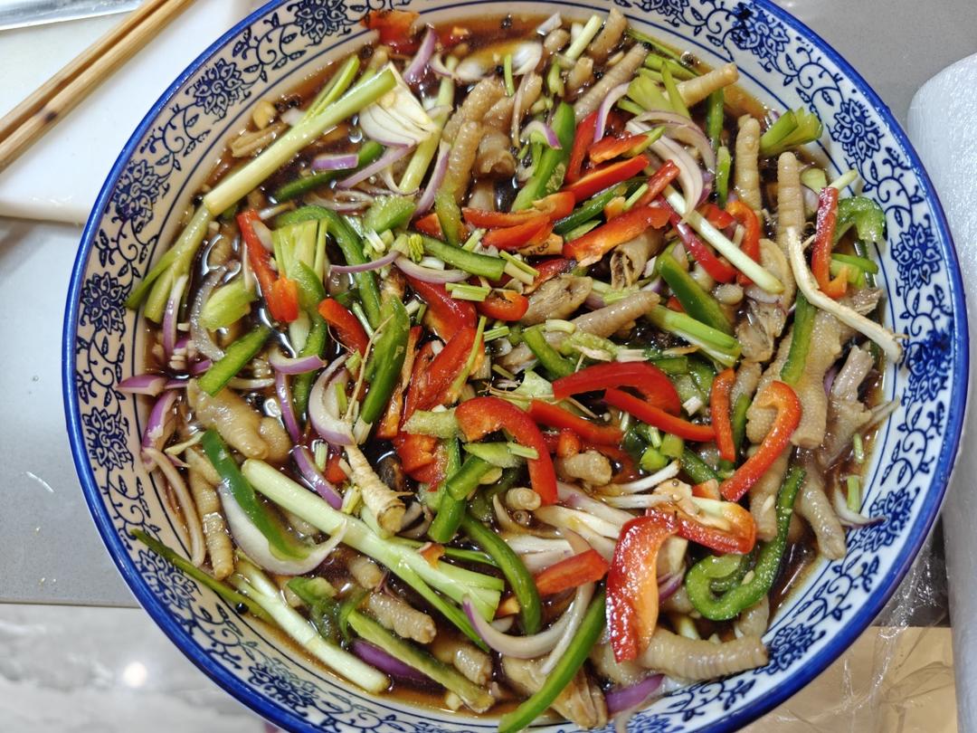 停不下来的秘制凉拌鸡爪