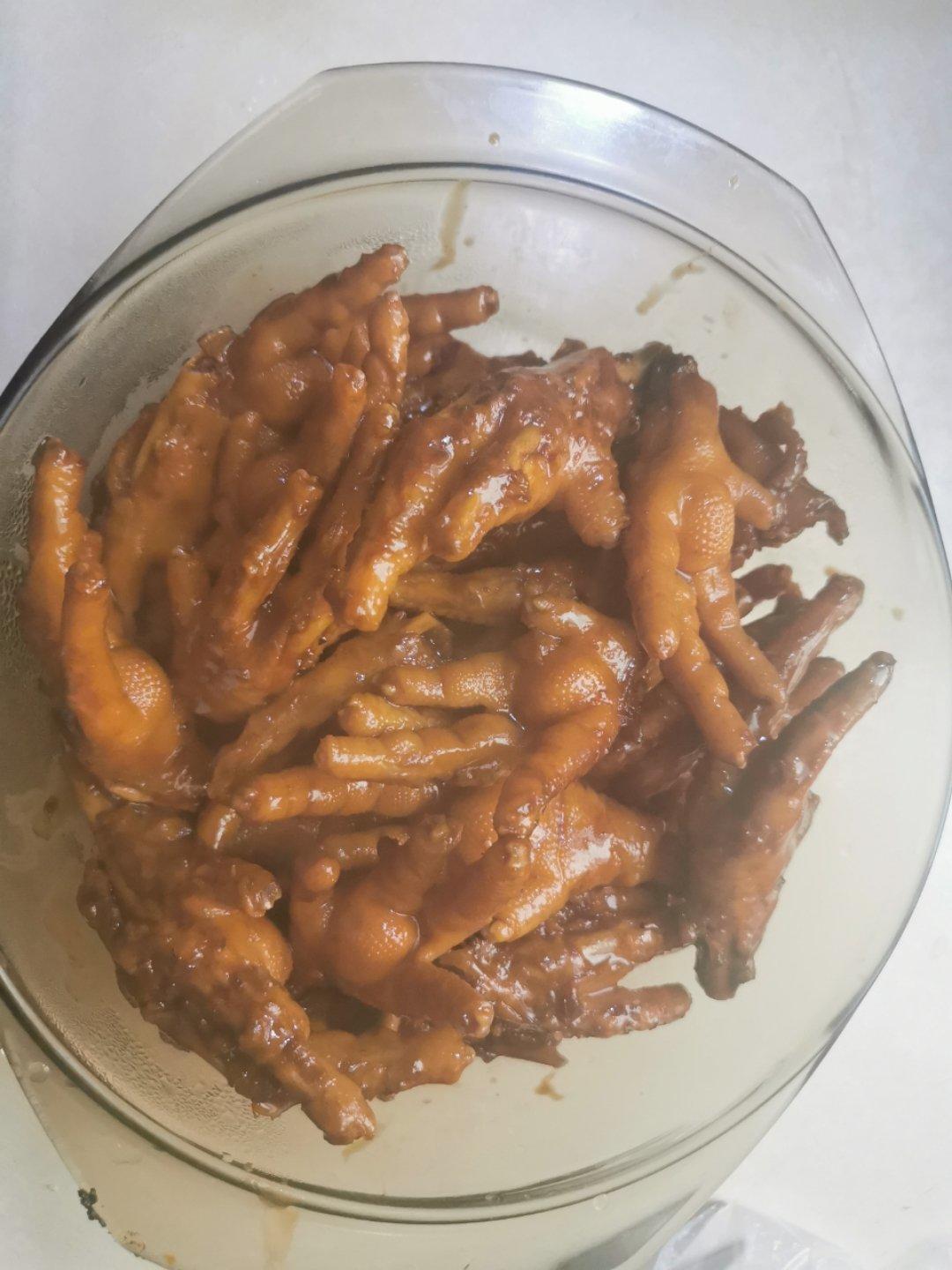 好吃到手指都吃掉的卤鸡爪