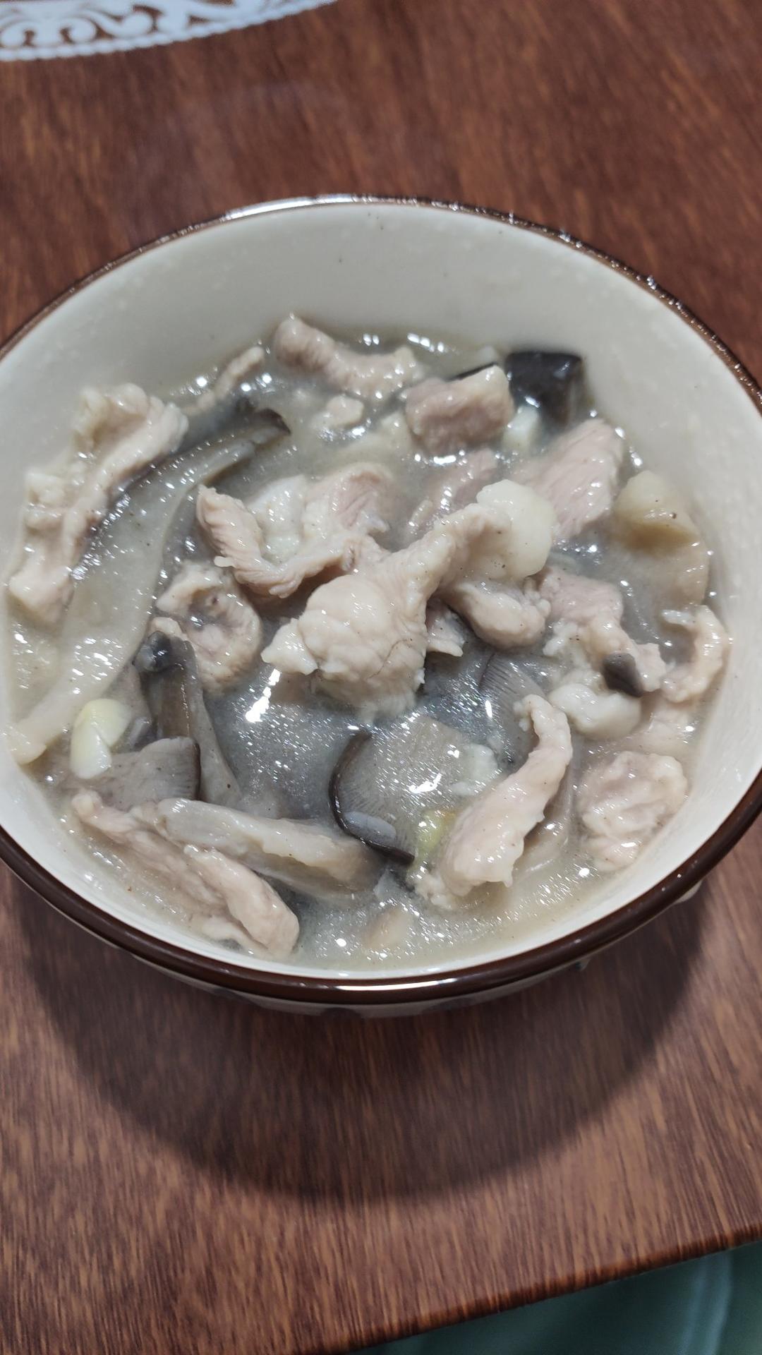 平菇肉片汤