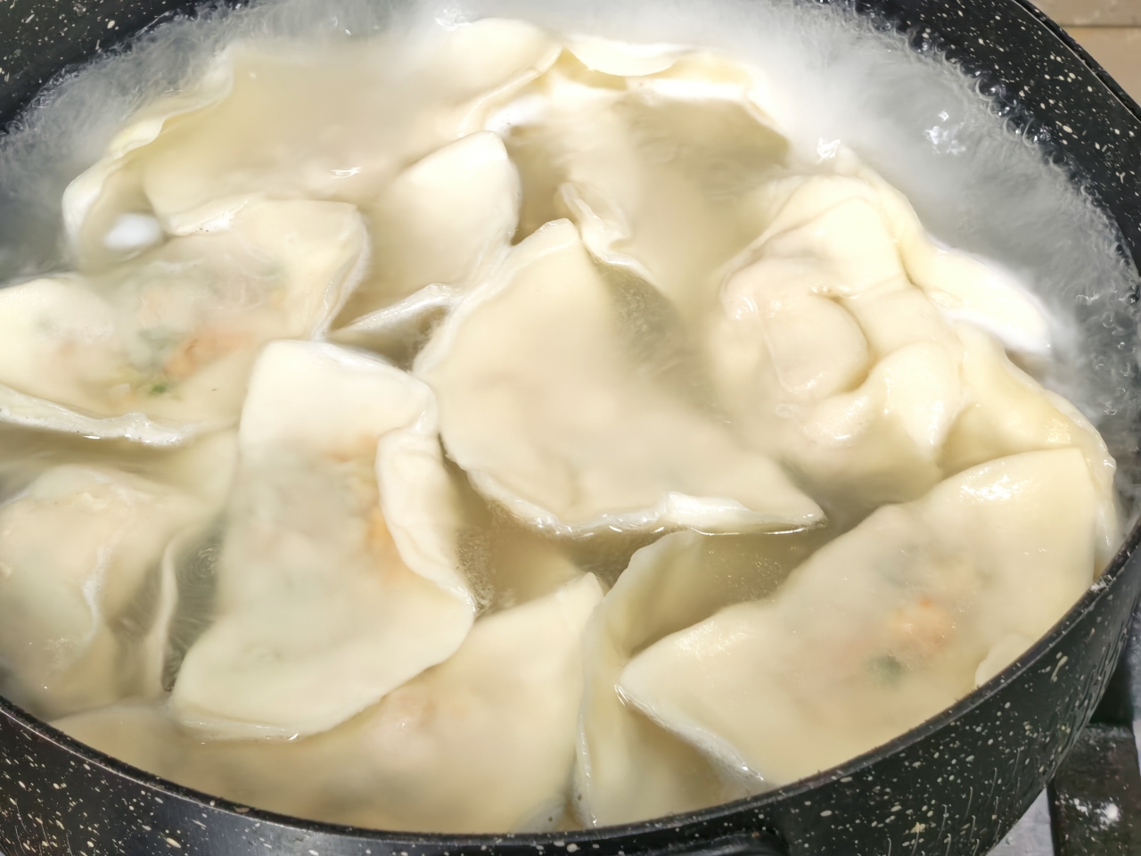 槐花海胆黄金菇豆腐饺子的做法 步骤3