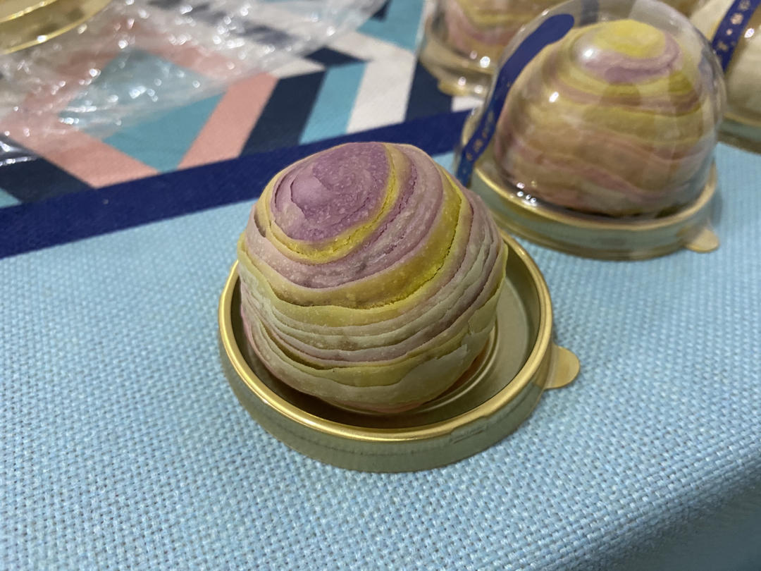 彩虹蛋黄酥（独角兽蛋黄酥）