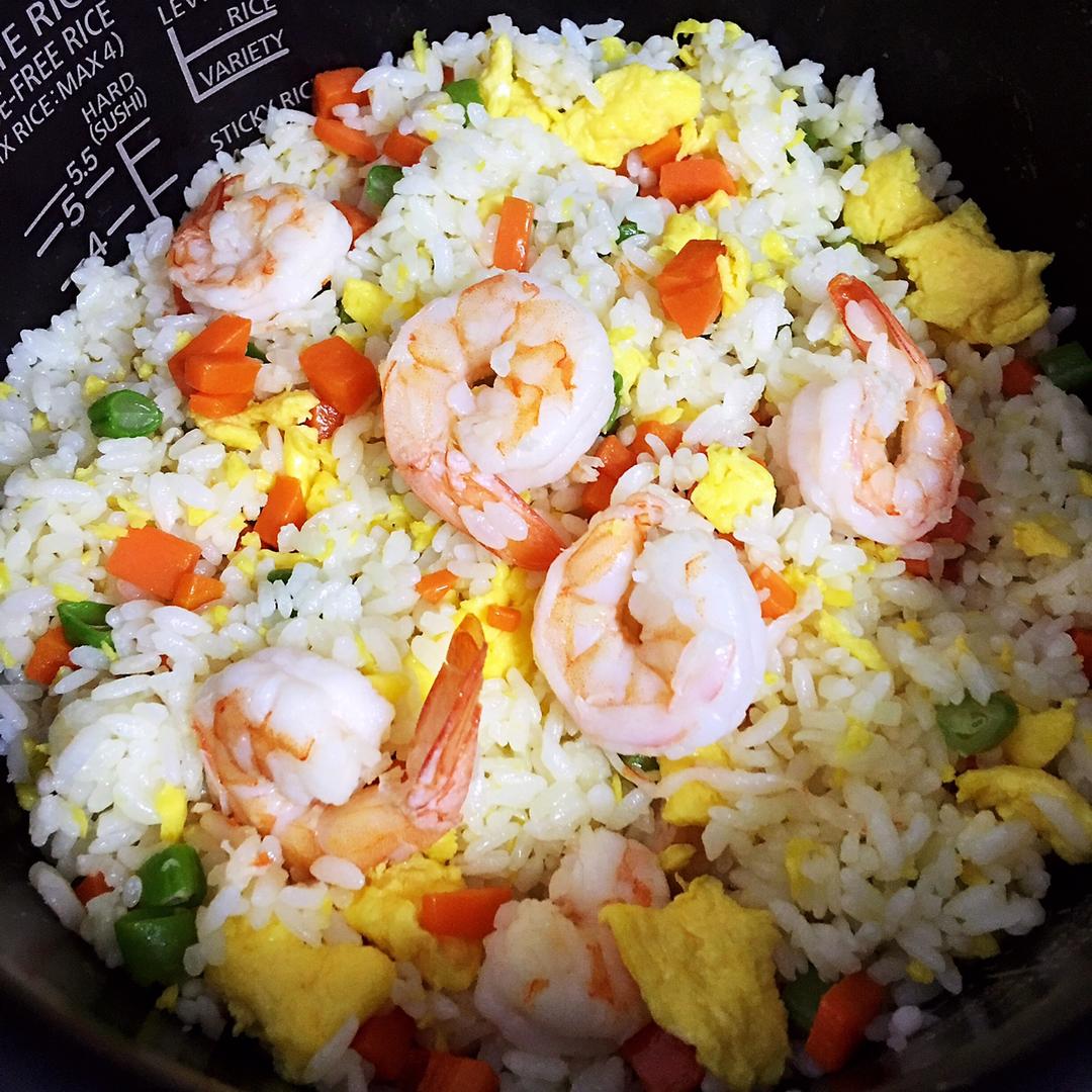 虾仁菠萝炒饭