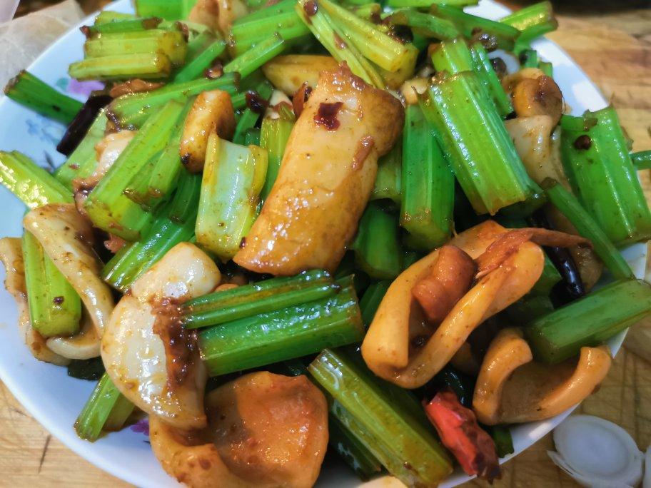 速炒芹菜鱿鱼（墨鱼）