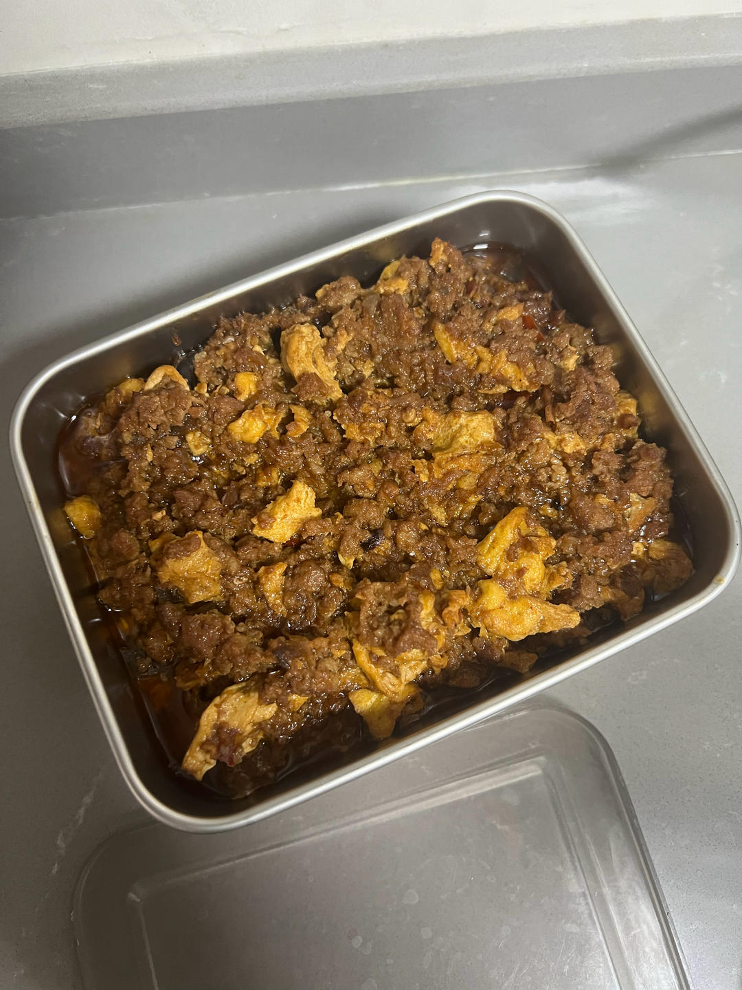 拌面条的鸡蛋肉酱