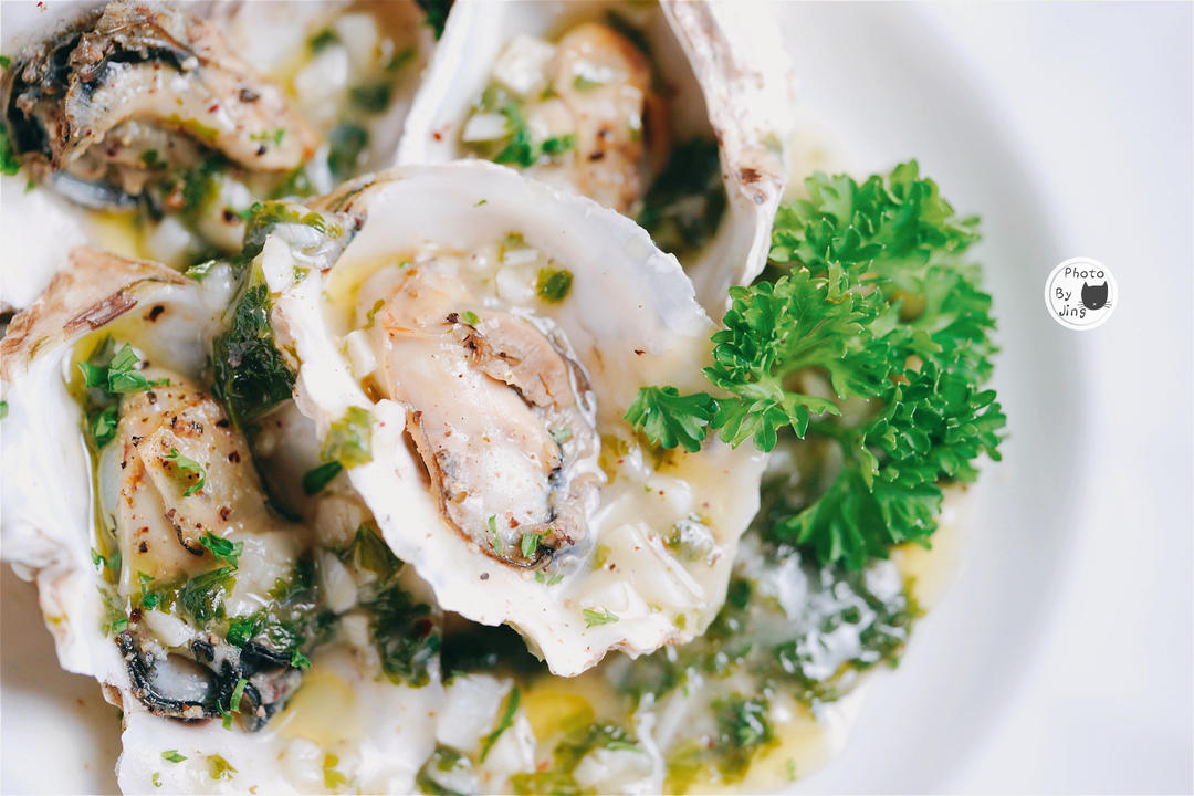 酒蒸牡蛎佐绿莎莎酱的做法