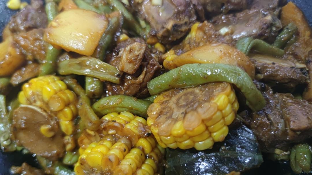 硬菜代表--排骨炖豆角土豆（豆角焖面胚子）